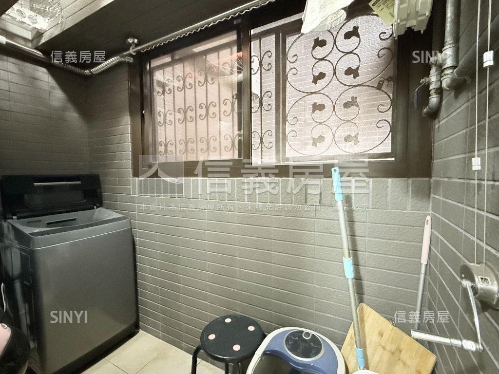 尚河＊捷運站前兩房房屋室內格局與周邊環境