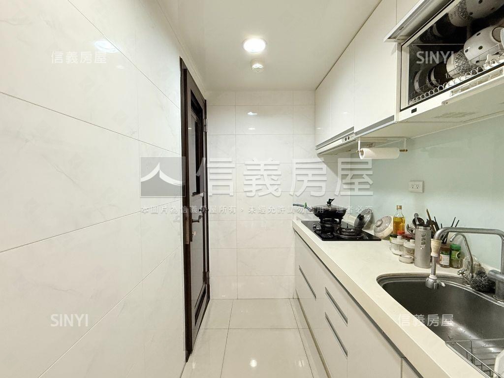 尚河＊捷運站前兩房房屋室內格局與周邊環境