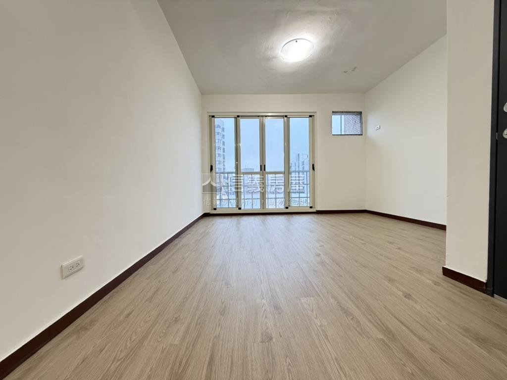 中清經貿美妝採光三房房屋室內格局與周邊環境