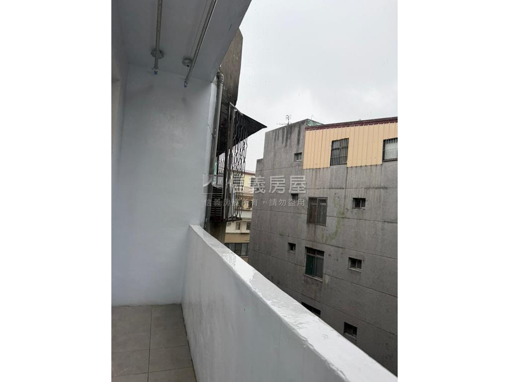中清經貿美妝採光三房房屋室內格局與周邊環境