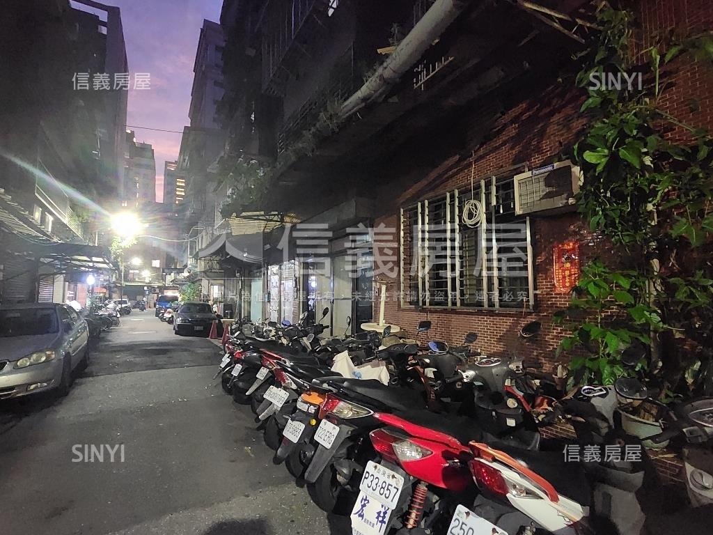 中山北面寬稀有一樓房屋室內格局與周邊環境