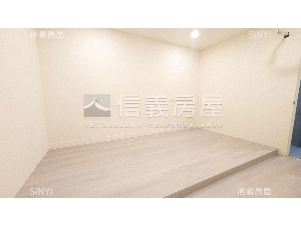 近捷運美裝二樓房屋室內格局與周邊環境
