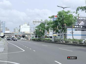 仁德家樂福旁正路面地
