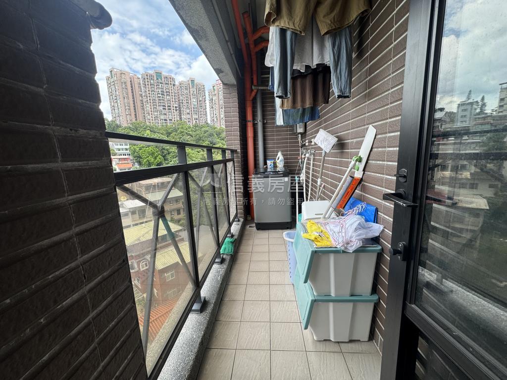 金龍皇璽方正採光兩房房屋室內格局與周邊環境