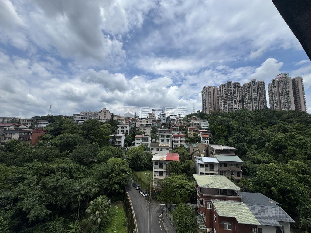 金龍皇璽方正採光兩房房屋室內格局與周邊環境