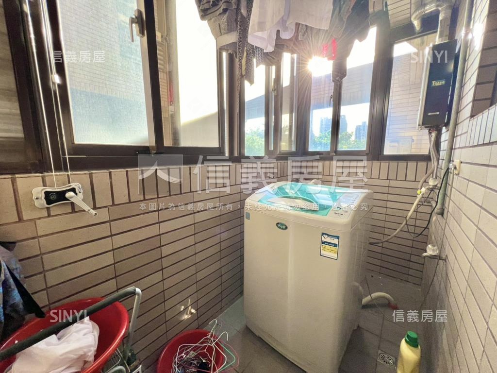 香榭儷舍採光佳三房車位房屋室內格局與周邊環境