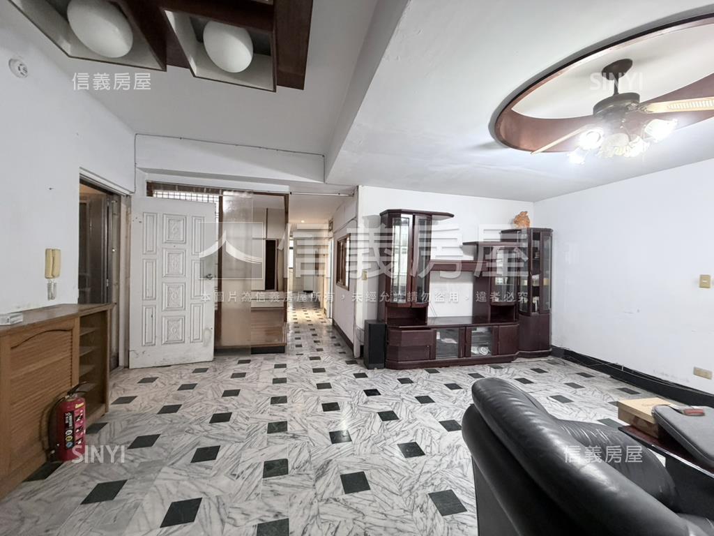 新案近捷運公寓房屋室內格局與周邊環境