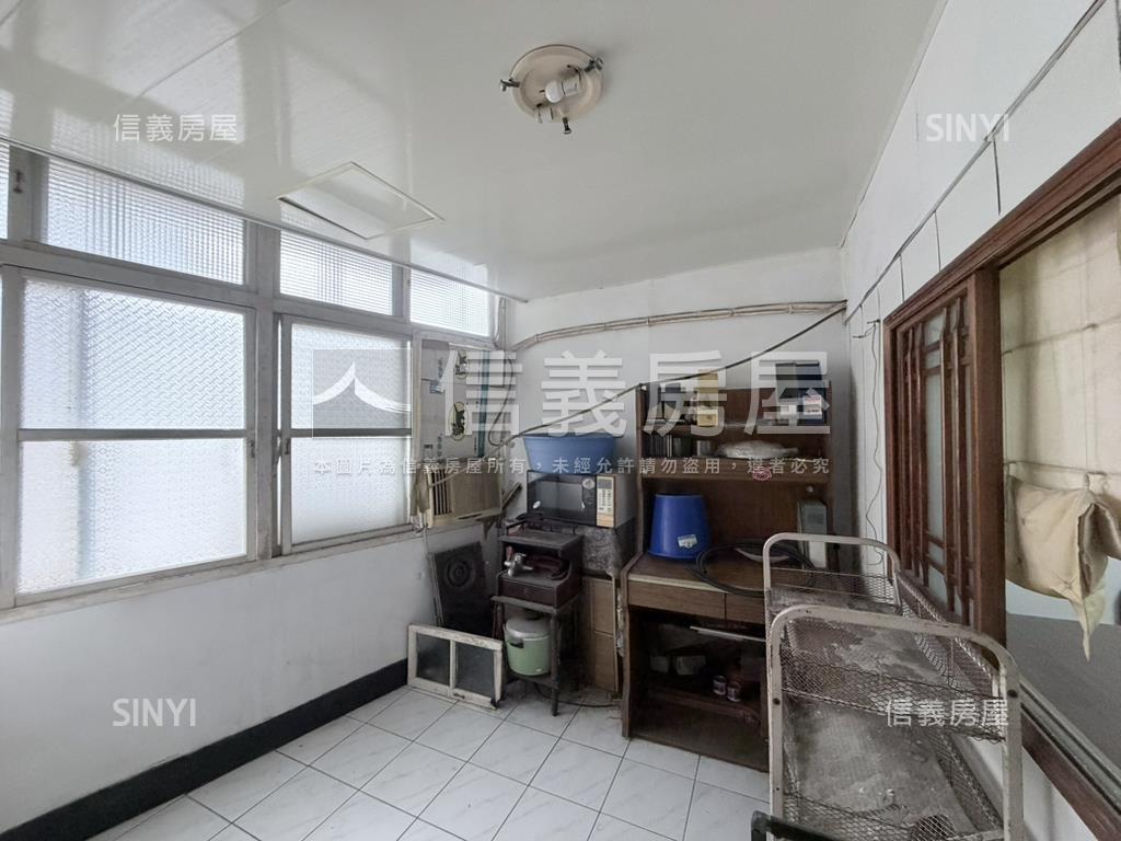 新案近捷運公寓房屋室內格局與周邊環境