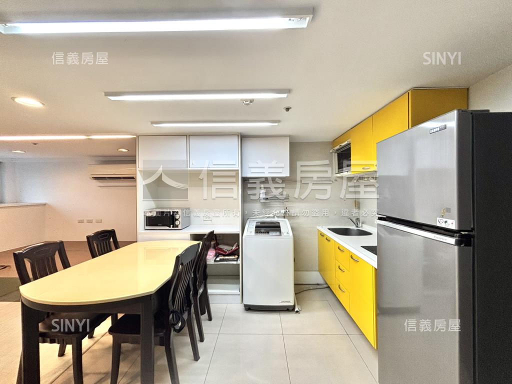 戀戀台大挑高遠挑山景房屋室內格局與周邊環境