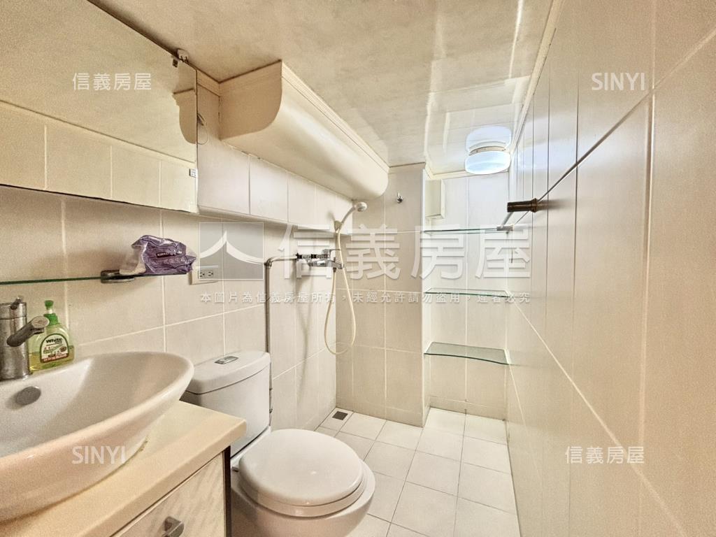 戀戀台大挑高遠挑山景房屋室內格局與周邊環境