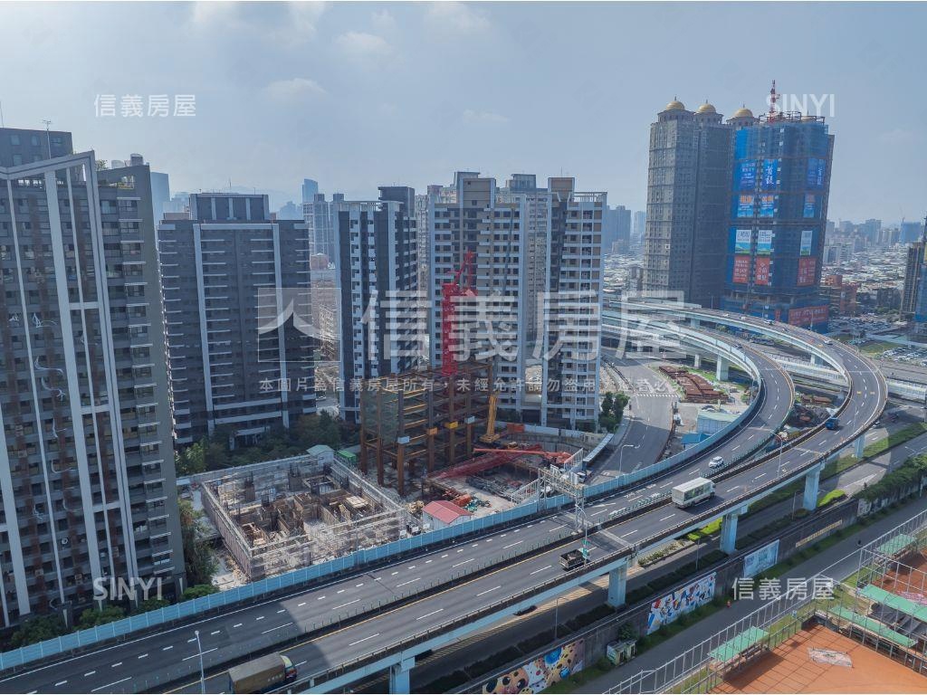 天禧河景四房車位房屋室內格局與周邊環境