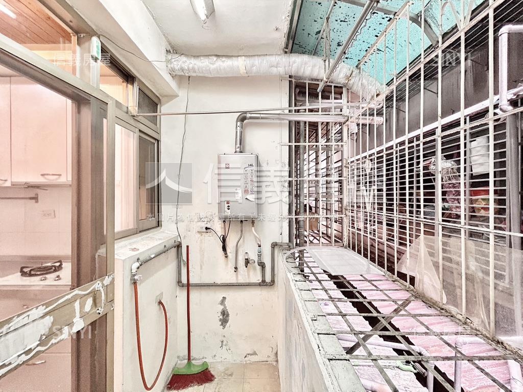 西盛方正精美二樓大參房房屋室內格局與周邊環境