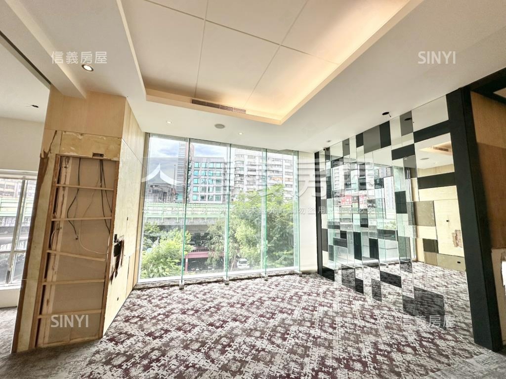 一層一戶大坪數辦公房屋室內格局與周邊環境