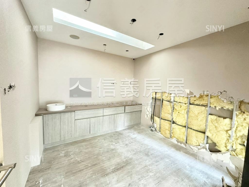 一層一戶大坪數辦公房屋室內格局與周邊環境