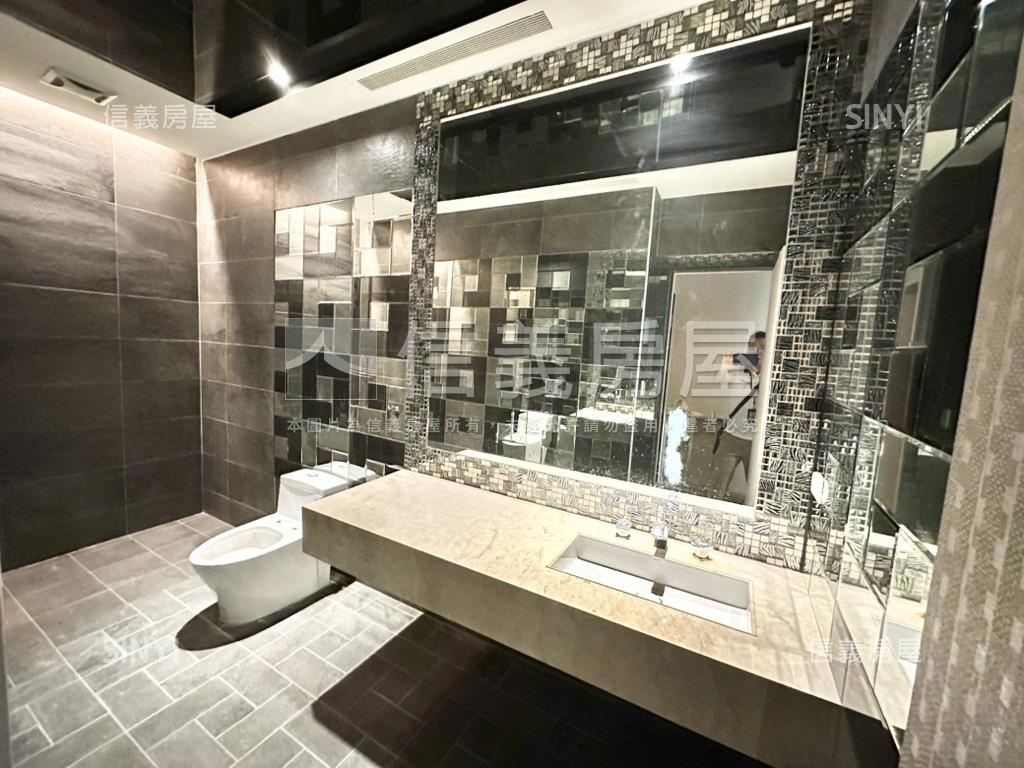 一層一戶大坪數辦公房屋室內格局與周邊環境