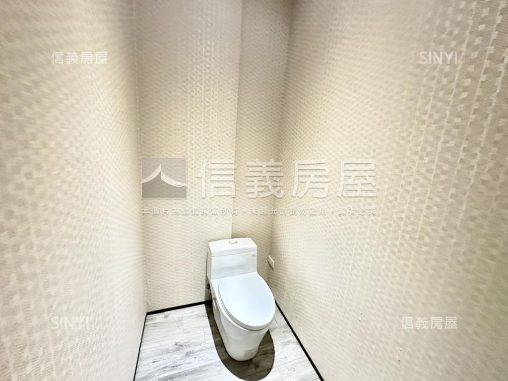 一層一戶大坪數辦公房屋室內格局與周邊環境