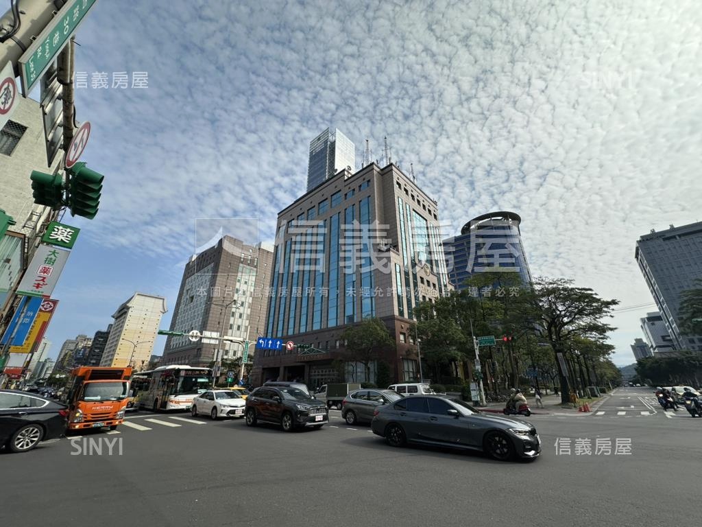 ★市府３０巷★三角窗透店房屋室內格局與周邊環境