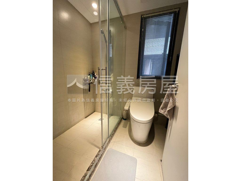 西區震後３房高樓層美裝潢房屋室內格局與周邊環境