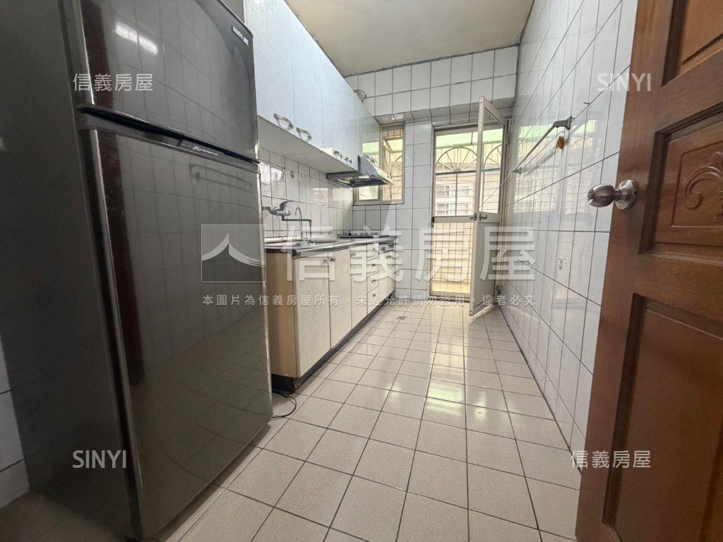 龍潭低總價電梯三房車位房屋室內格局與周邊環境