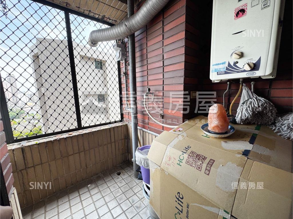 民生皇家高樓採光大三房房屋室內格局與周邊環境