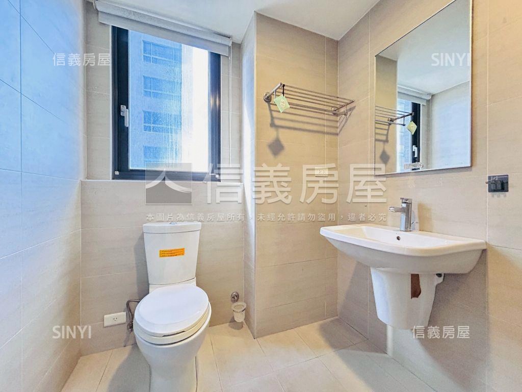 青埔景觀大四房車位房屋室內格局與周邊環境