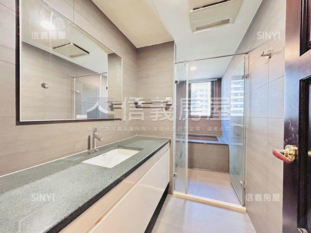 青埔景觀大四房車位房屋室內格局與周邊環境