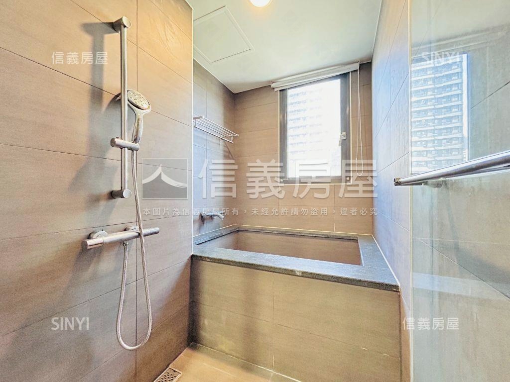 青埔景觀大四房車位房屋室內格局與周邊環境