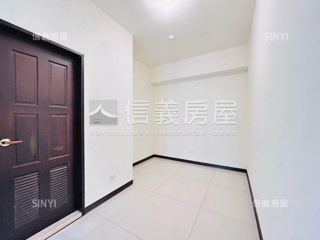 青埔景觀大四房車位房屋室內格局與周邊環境