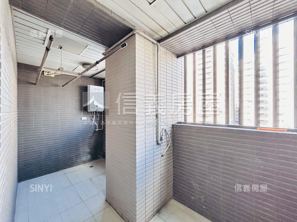 青埔景觀大四房車位房屋室內格局與周邊環境