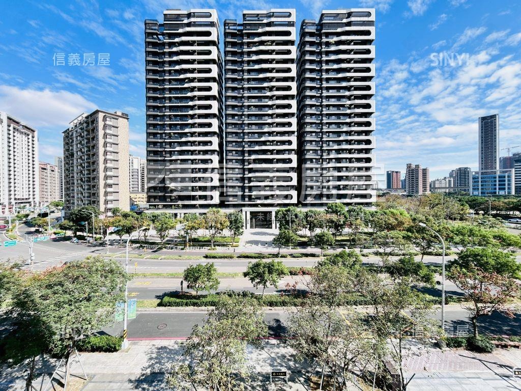 青埔景觀大四房車位房屋室內格局與周邊環境