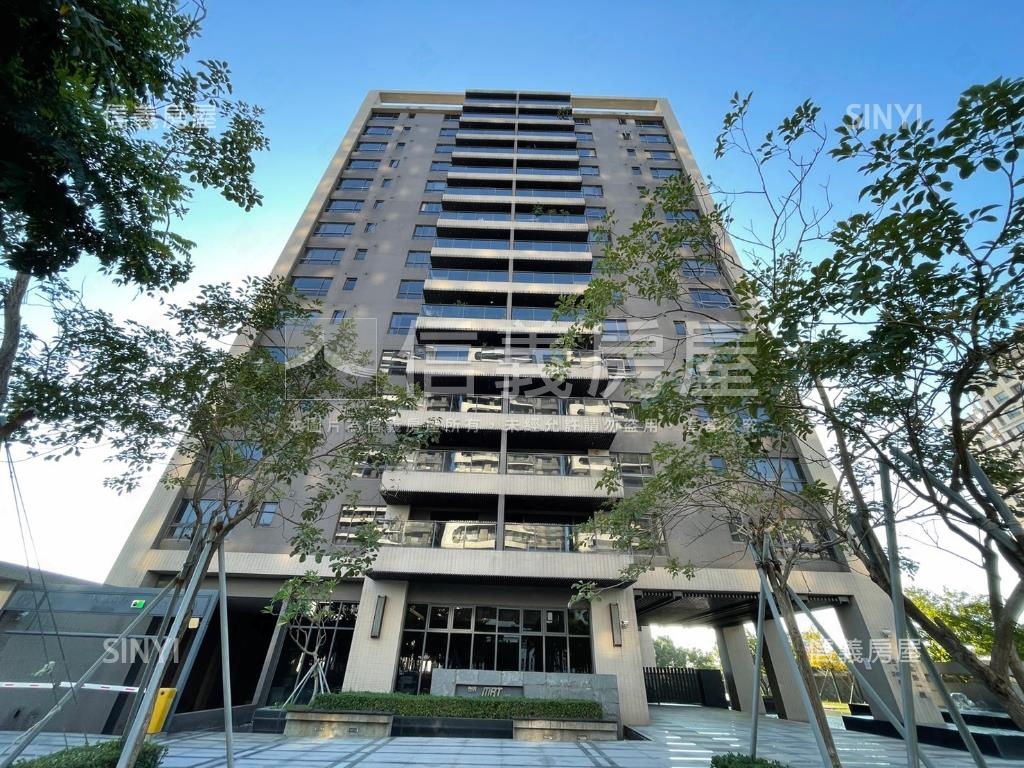 青埔景觀大四房車位房屋室內格局與周邊環境