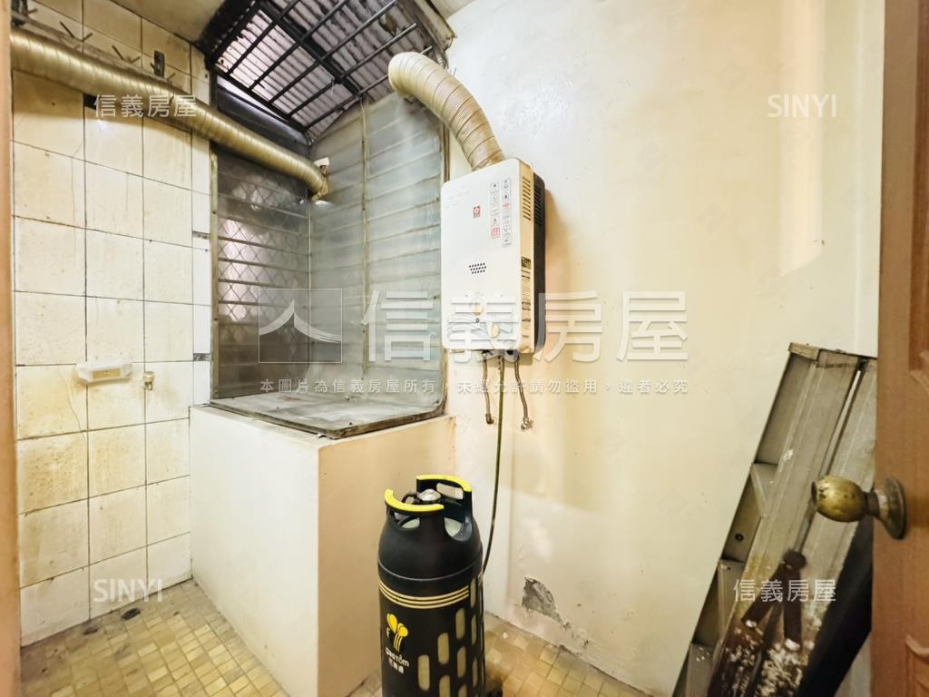 中和捷運明亮三房房屋室內格局與周邊環境