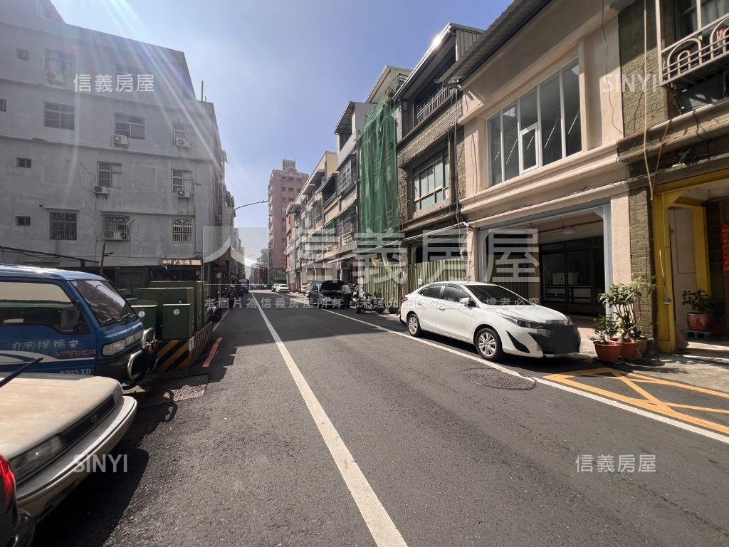 愛河靚美透天店面房屋室內格局與周邊環境