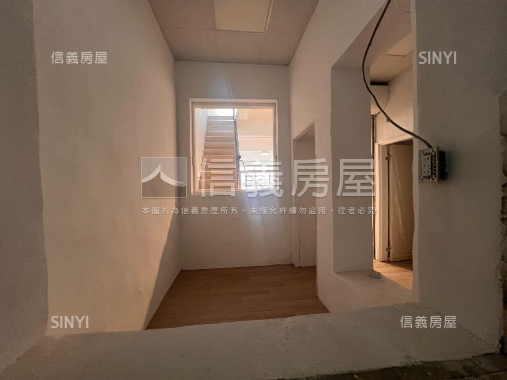 愛河靚美透天店面房屋室內格局與周邊環境