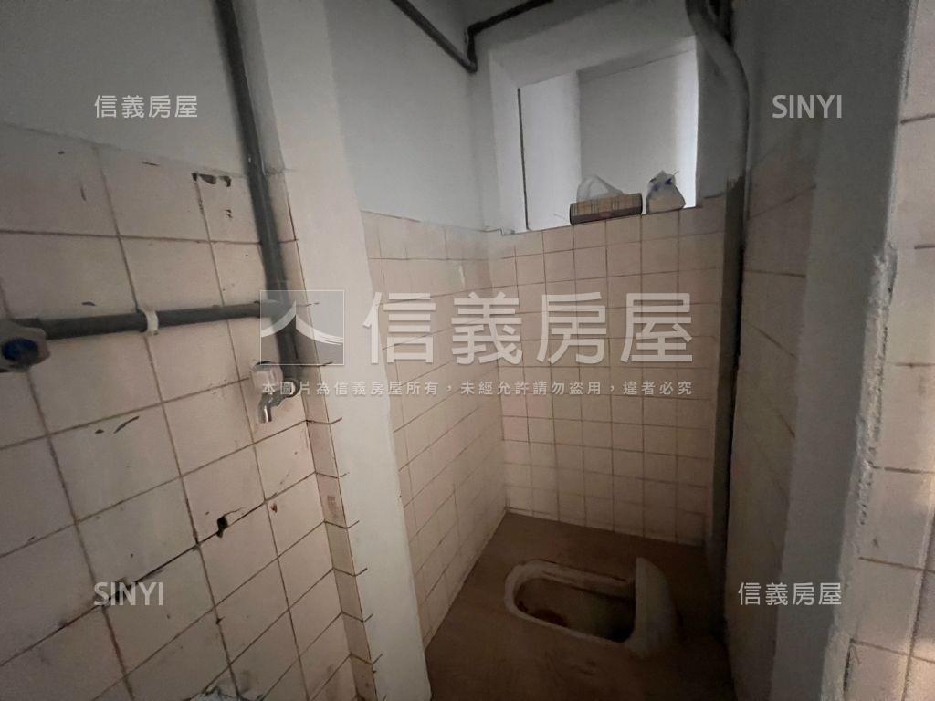 愛河靚美透天店面房屋室內格局與周邊環境