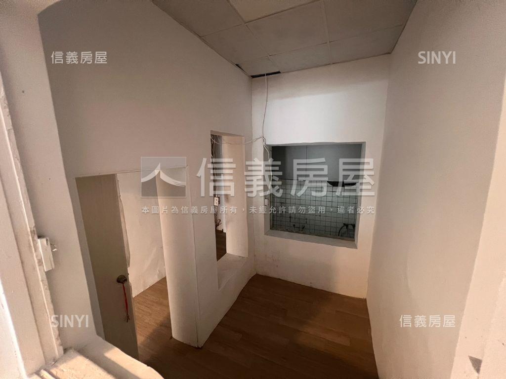 愛河靚美透天店面房屋室內格局與周邊環境
