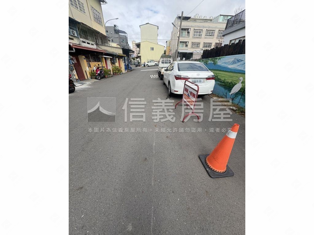 地３３坪力行路美屋房屋室內格局與周邊環境