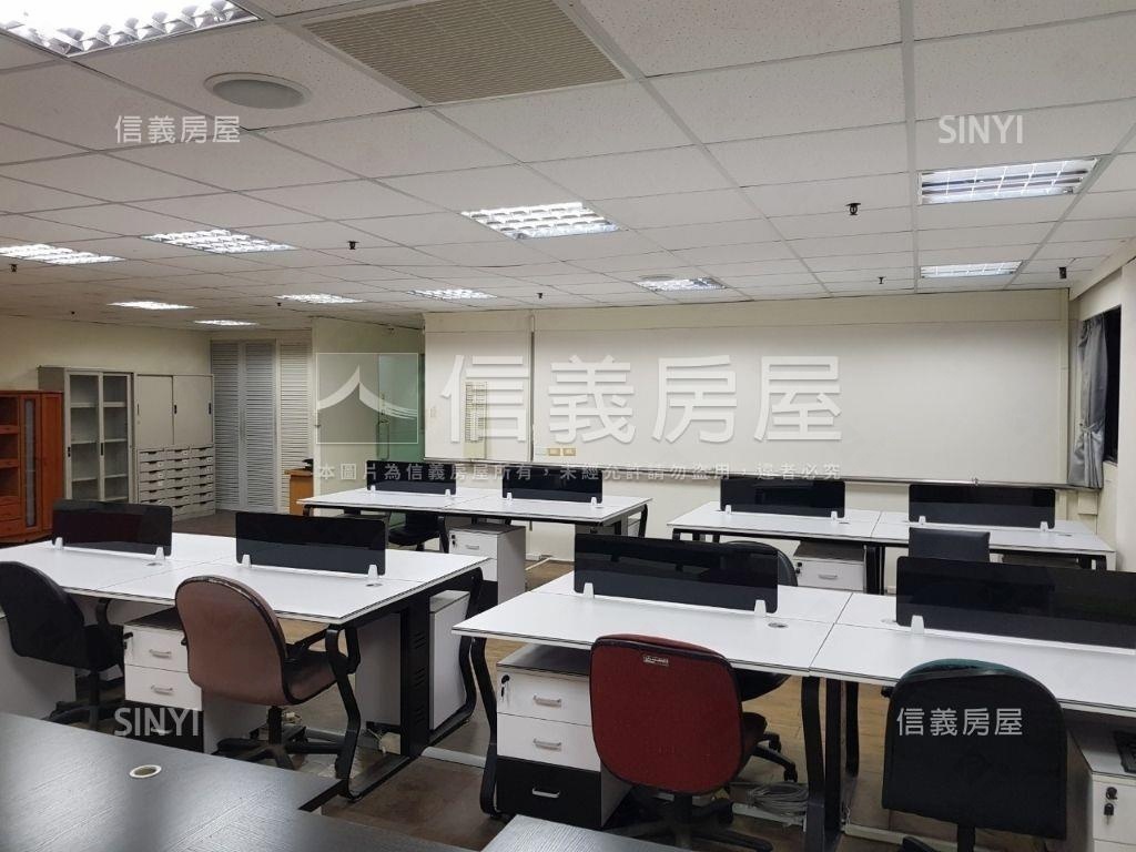 華爾街整層辦公樓下是銀行房屋室內格局與周邊環境