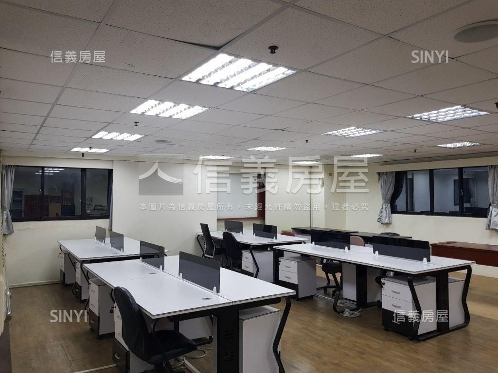華爾街整層辦公樓下是銀行房屋室內格局與周邊環境