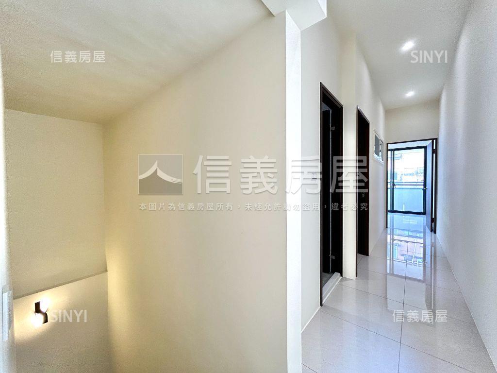 臨路邊間三面採光朝南透天房屋室內格局與周邊環境