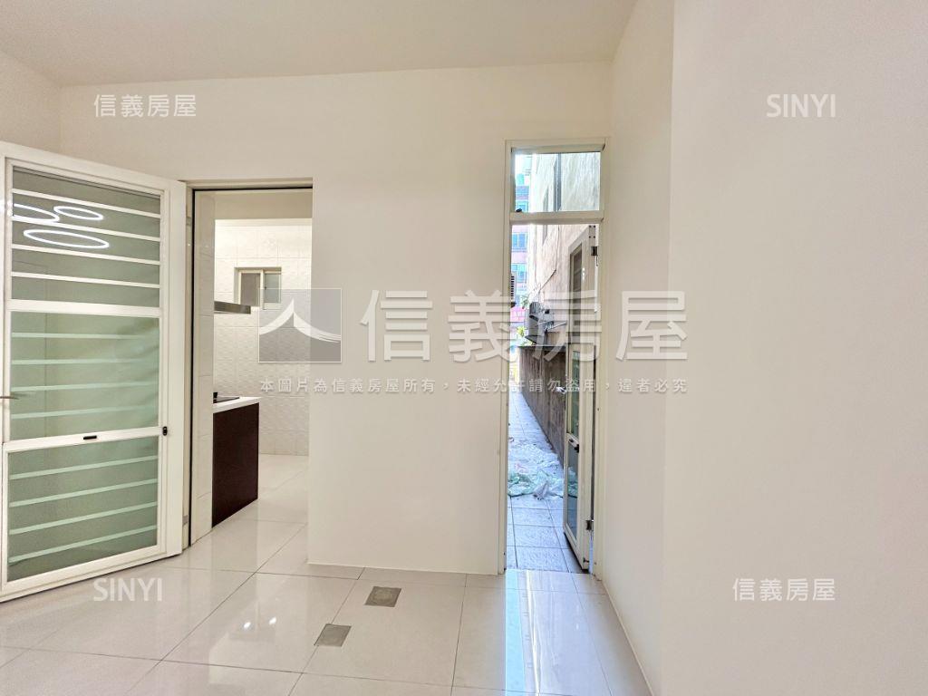 臨路邊間三面採光朝南透天房屋室內格局與周邊環境