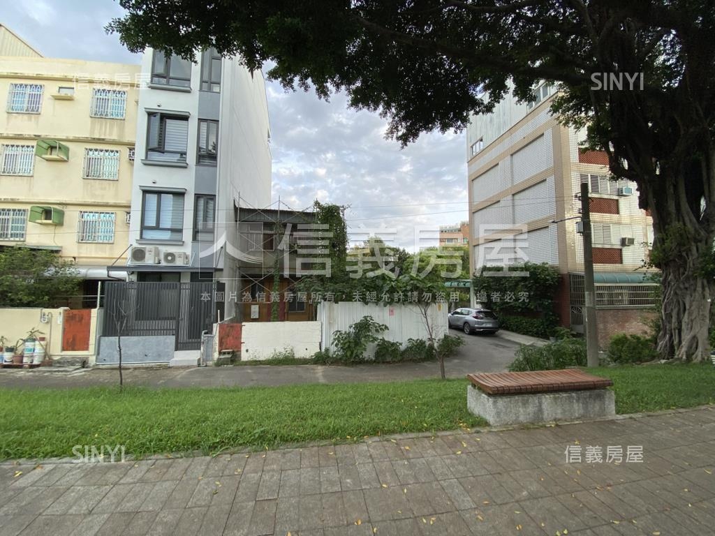 住二黎明新村角地面公園房屋室內格局與周邊環境