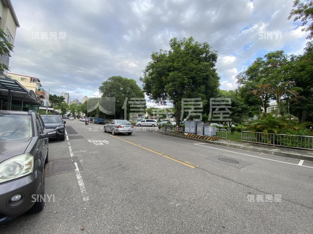 住二黎明新村角地面公園房屋室內格局與周邊環境