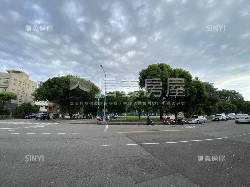 住二黎明新村角地面公園房屋室內格局與周邊環境