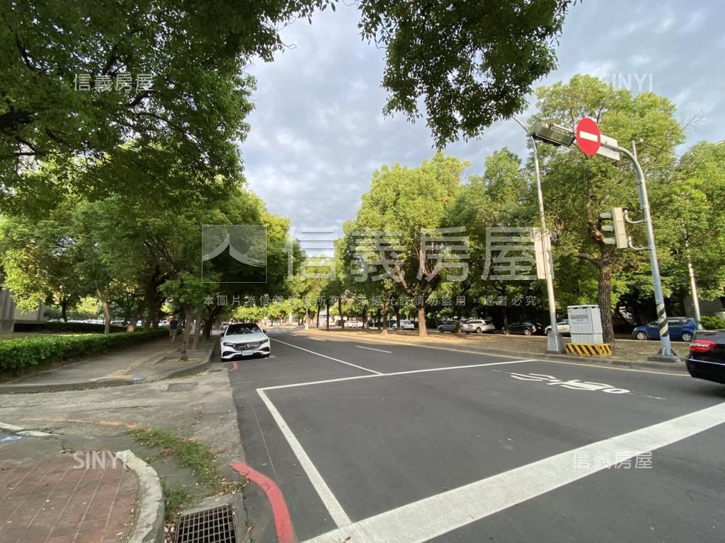 住二黎明新村角地面公園房屋室內格局與周邊環境