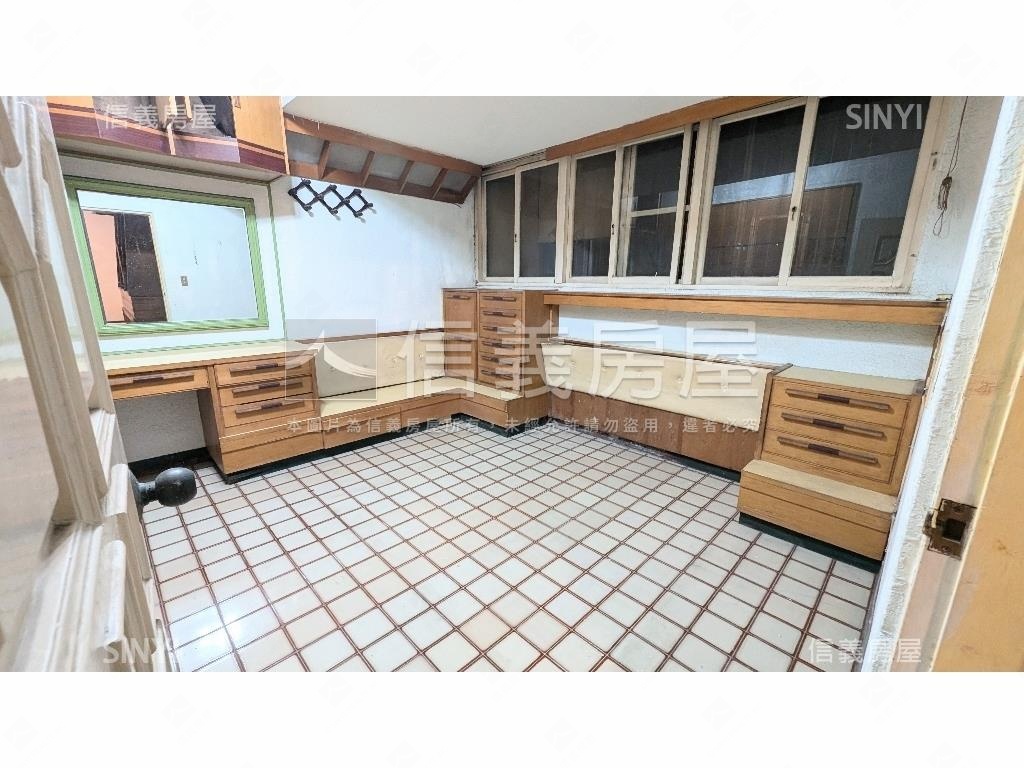 大龍峒採光方正二樓房屋室內格局與周邊環境