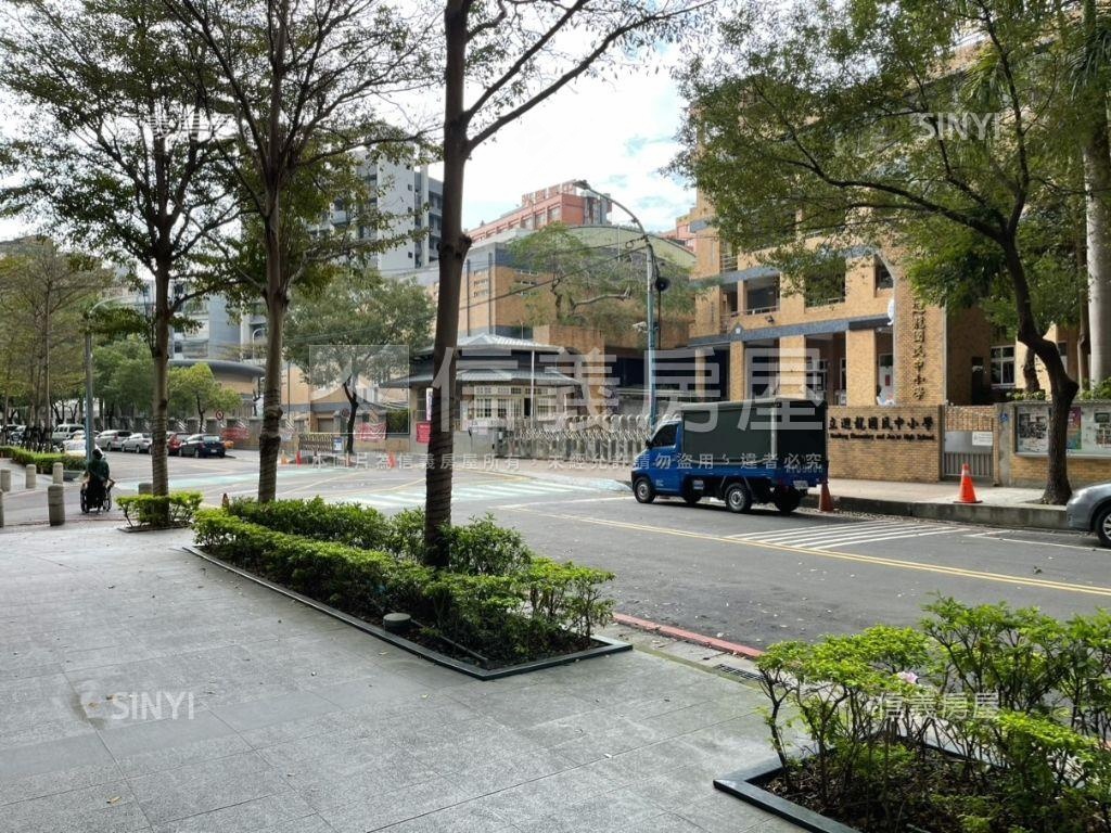 龍鳳禾園景觀電梯三房車位房屋室內格局與周邊環境
