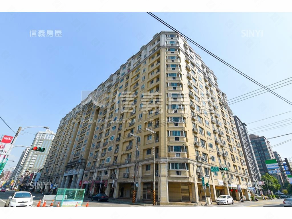藝文區．世紀風華４房車位房屋室內格局與周邊環境