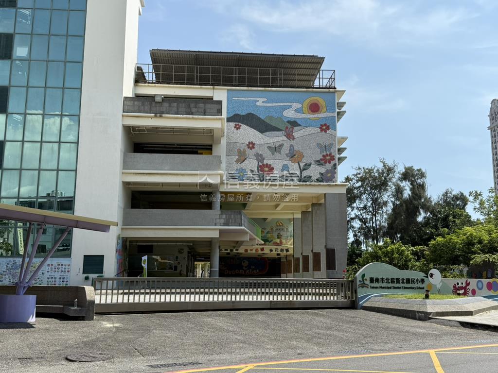 北區｜近台１７車庫宅邸房屋室內格局與周邊環境