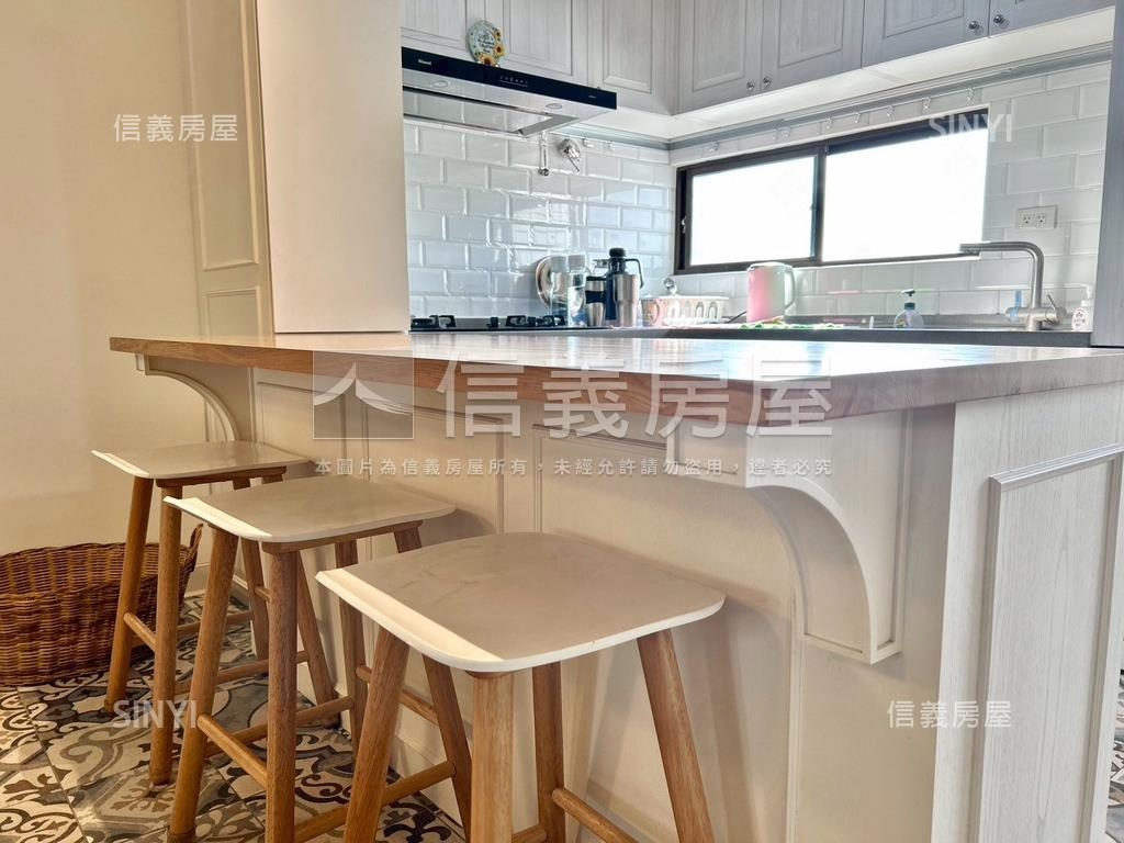 【近捷運】精裝三房車位房屋室內格局與周邊環境